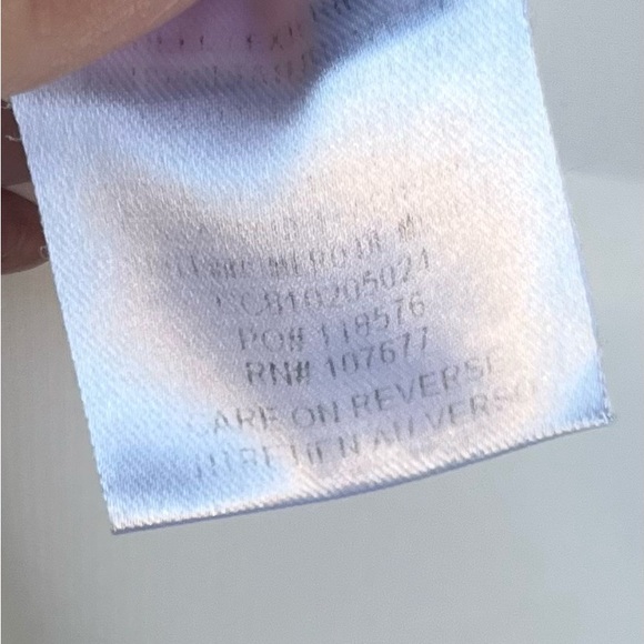 Alice + Olivia Cream/White Satin Puff Sleeve Blouse size 6 - Picture 9 of 9